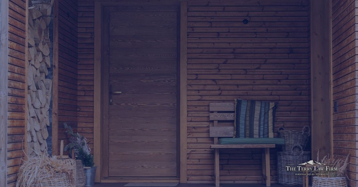 Wooden exterior cabin on a Tennessee vacation rental